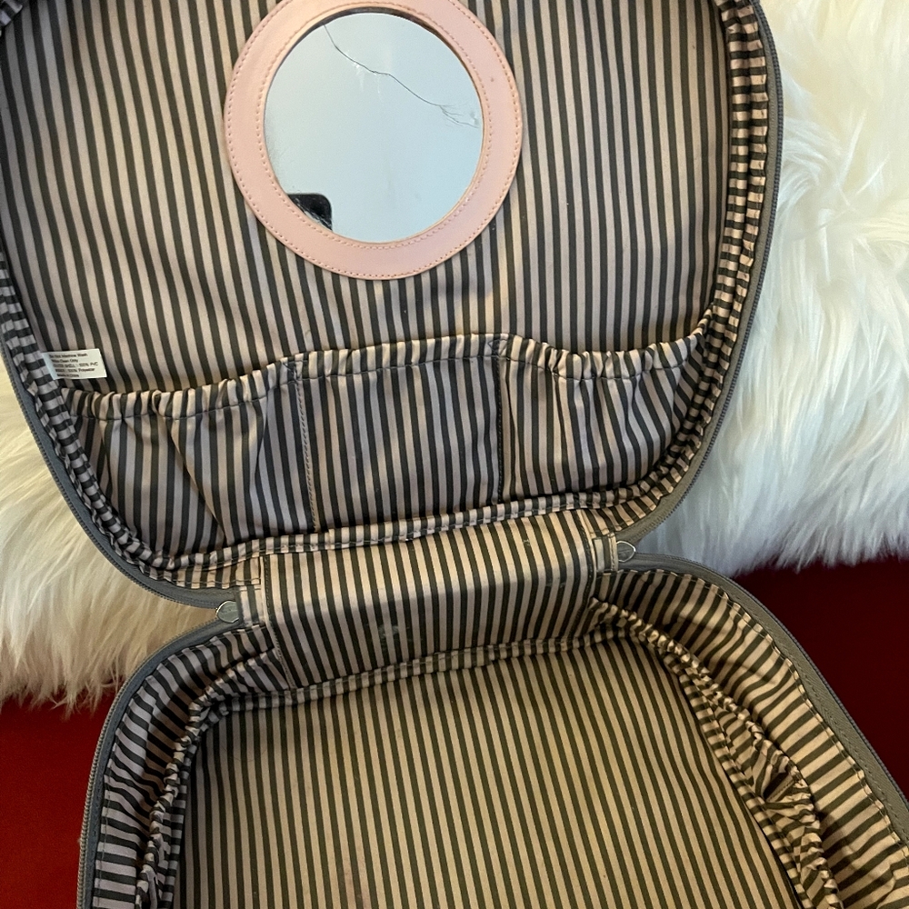 Victoria's Secret Travel Bag - Picture 7 of 7